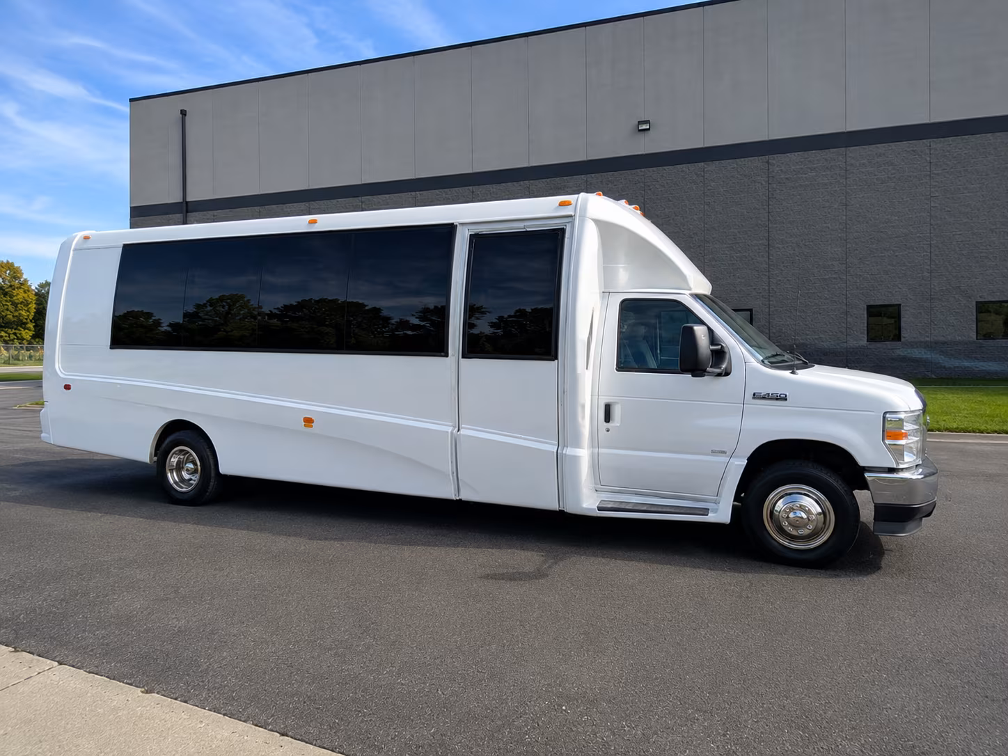 employee shuttle buses for walnut creek office parks and bart connections